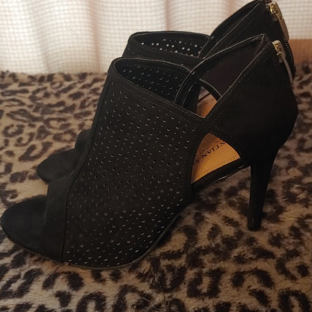 Black heels